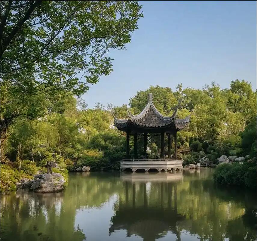 龙陵县雨寒快递有限公司